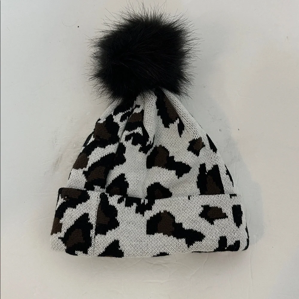 NWOT Panache Women's Animal Print Beanie with Black Pom-Pom and Fleece Inside - Picture 2 of 4